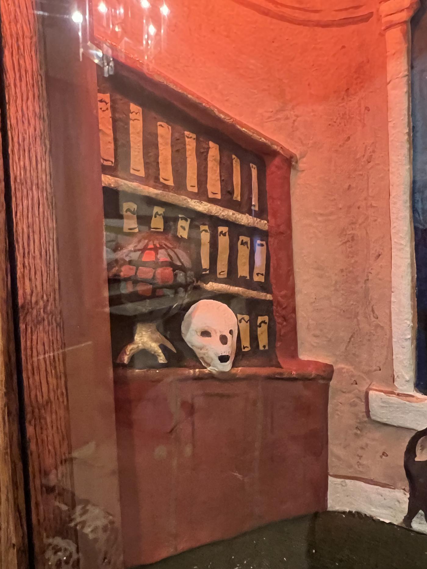 ILLUMINATED CHARMING MYSTERIOUS 1920'S 1 CENT ASTROLOGY MACHINE WITH WIZARD