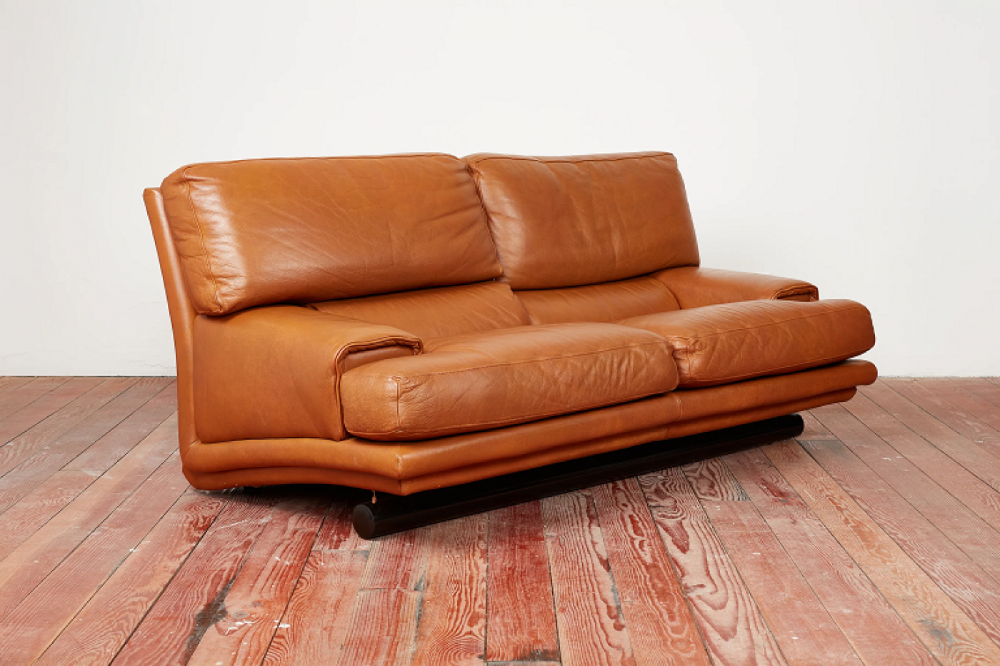 ITALIAN LEATHER SETTEE