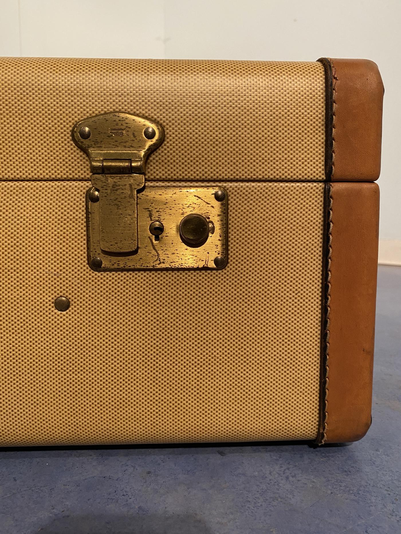 Italian MidCentury Moder Cream Color Luggage or Suitcase, 1960