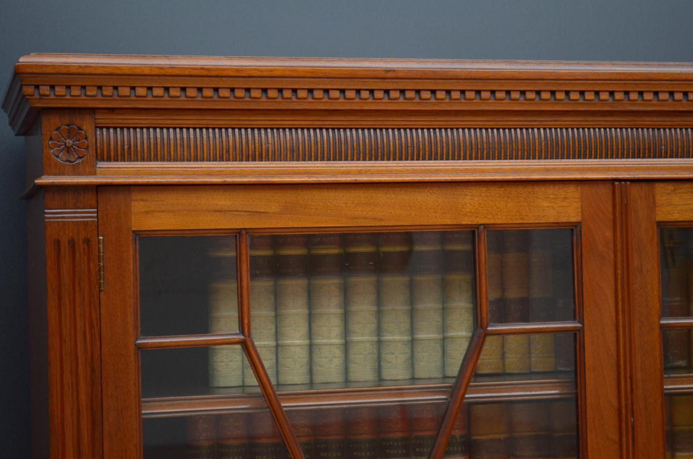 LATE VICTORIAN GLAZED BOOKCASE IN WALNUT