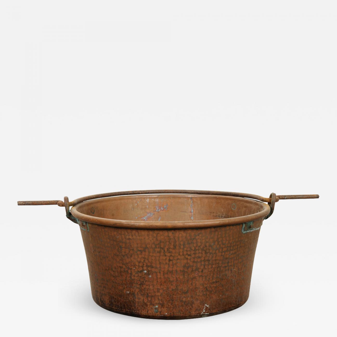 https://cdn.incollect.com/sites/default/files/zoom/Large-French-Copper-Pot-with-Iron-Hanging-Handle-393356-1549215.jpg