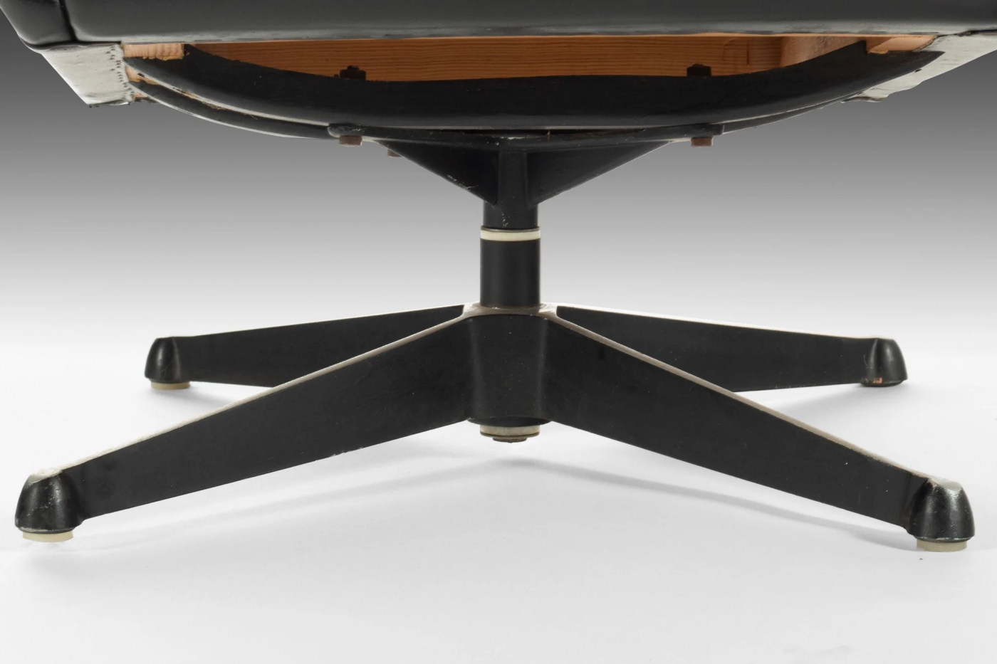 Mid Century Modern High back Swivel Lounge Chair, Sweden