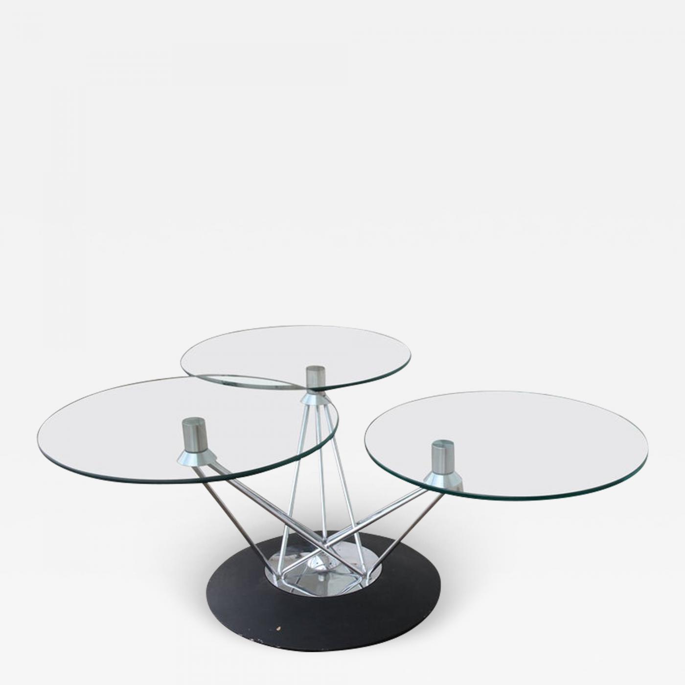 Adjustable cocktail store table