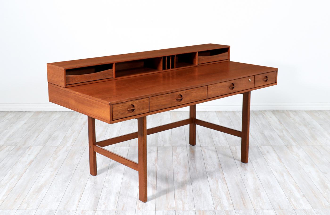 Peter Løvig Nielsen (Peter Lovig Nielsen) Danish Modern FlipTop Teak