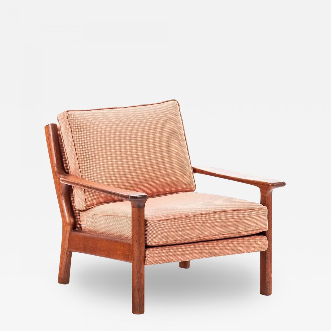 Poul Volther - Mid Century Modern Lounge Chair in Solid Teak and Original  Peach Fabric