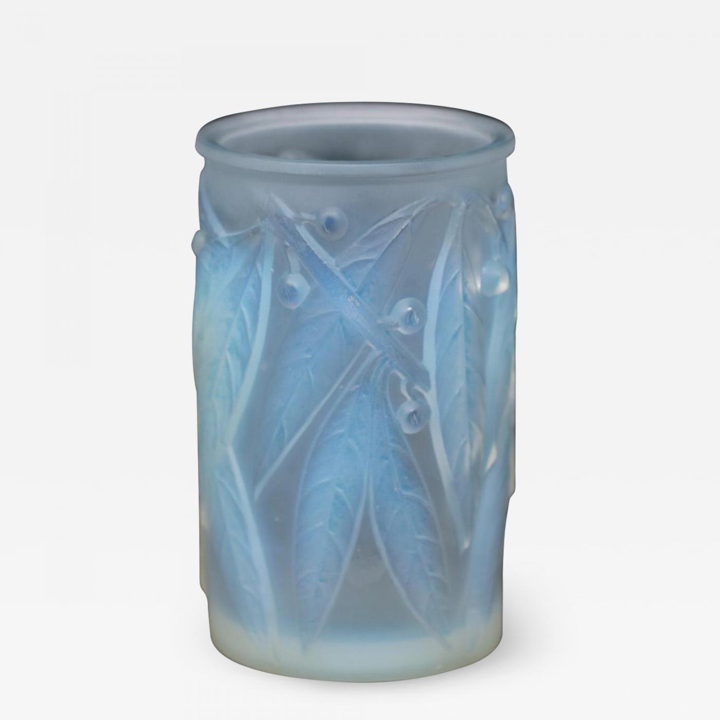 https://cdn.incollect.com/sites/default/files/zoom/Ren-Lalique-Lalique-Co-Rene-Lalique-Opalescent-Glass-Laurier-Vase-424465-1750160.jpg