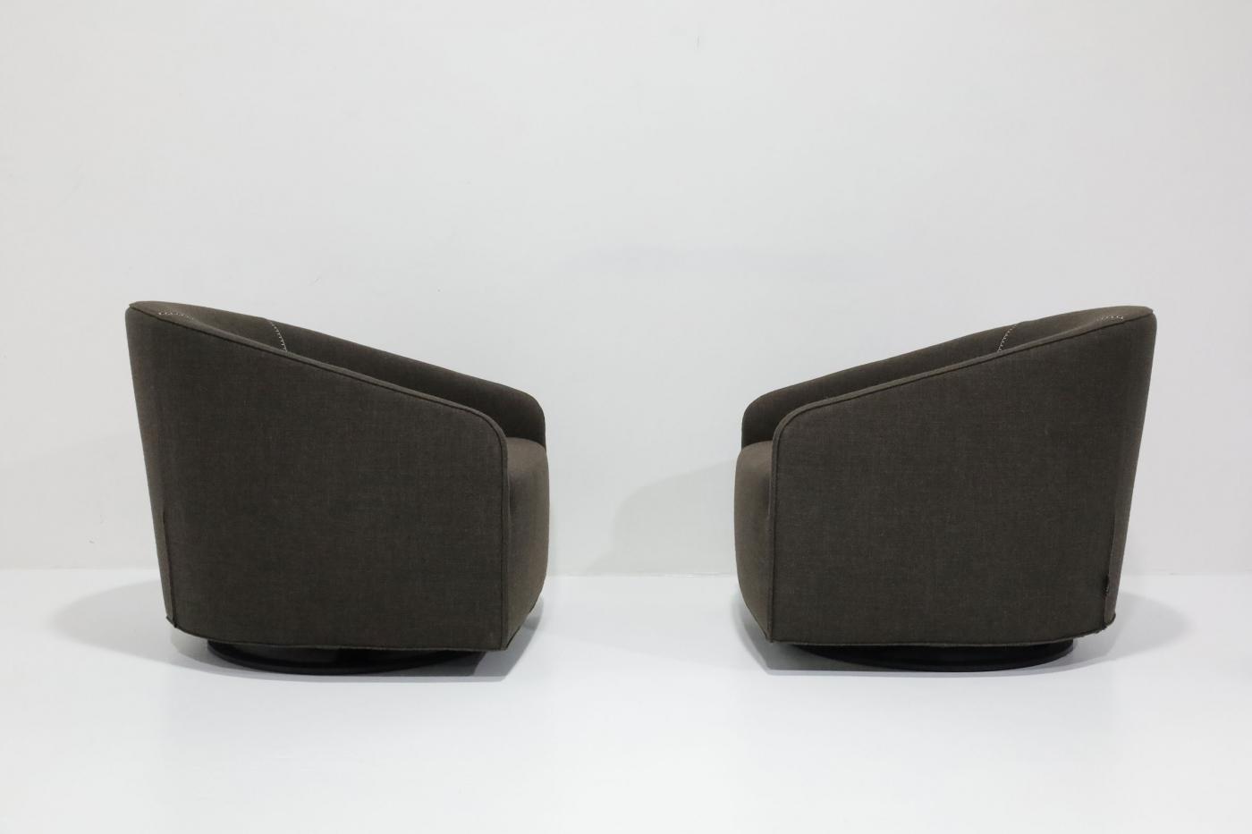 Rodolfo Dordoni Minotti Portofino Swivel Lounge Chairs, Pair