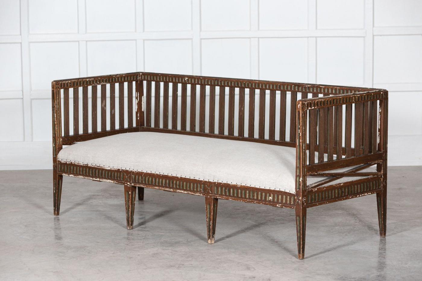 Swedish Painted Gustavian Sofa / Daybed
