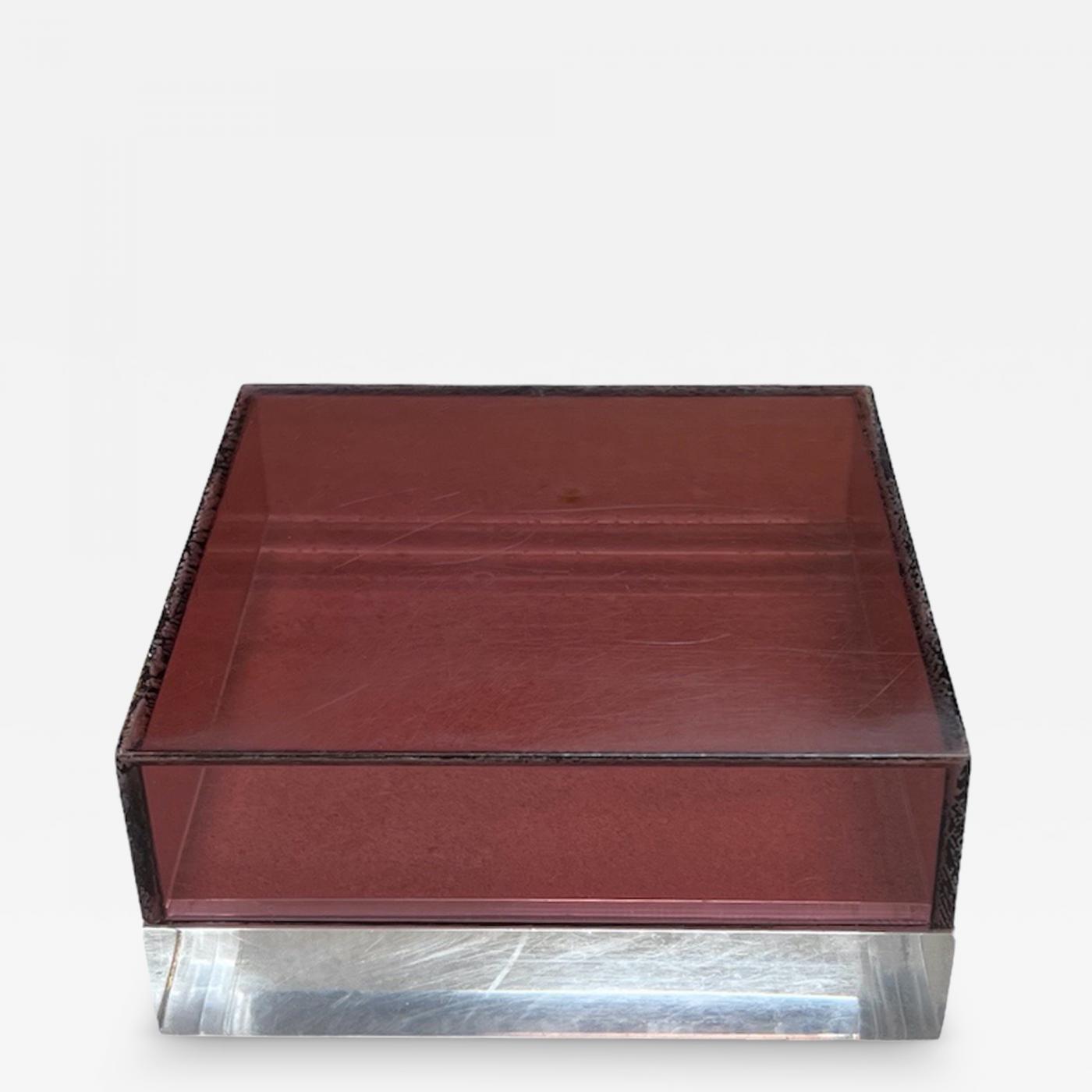 https://cdn.incollect.com/sites/default/files/zoom/Vintage-Italian-Decorative-Plexiglass-Box-1980s-662167-3224555.jpg